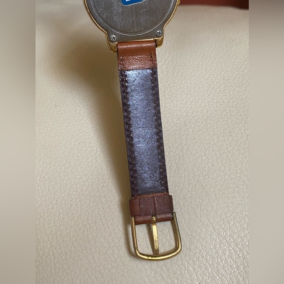 Vintage Musical Lorus Disney Watch Plays Beatles Song 'I Want To Hold Your Hand - Picture 8 of 17